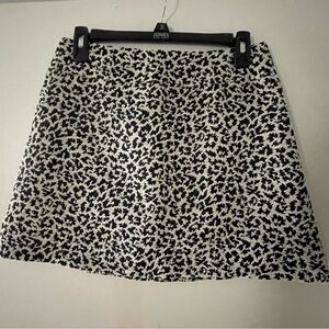 A&F mini skirt. Size XS. Black and white